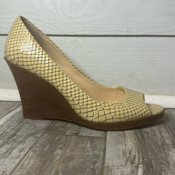 Cole Haan Open Toe Snake Skin 4 inch Wedge Size 8 - Picture 3 of 5